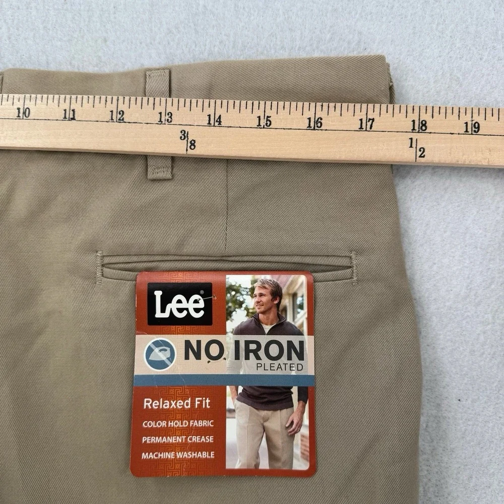 Lee No Iron Pants Mens 34x32 Relaxed Fit Pleated Khaki Cotton‎ Chino Slacks NWT